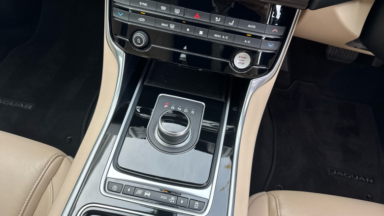 Jaguar XE 2.0 Ingenium Prestige 4dr Auto Petrol Saloon